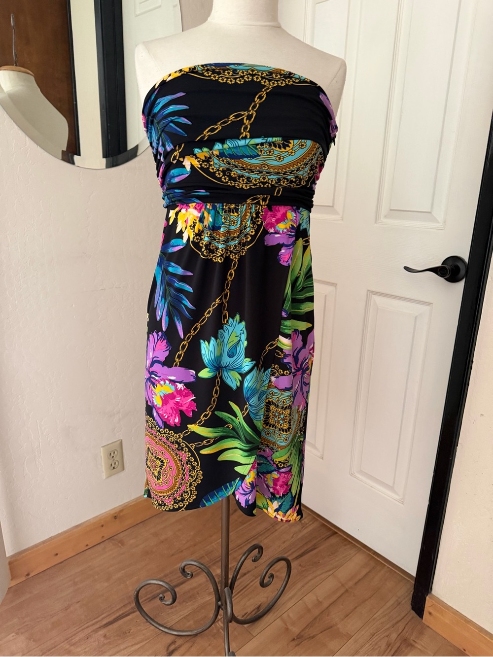 Jennifer Lopez Black Strapless Floral & Chain Print Dress